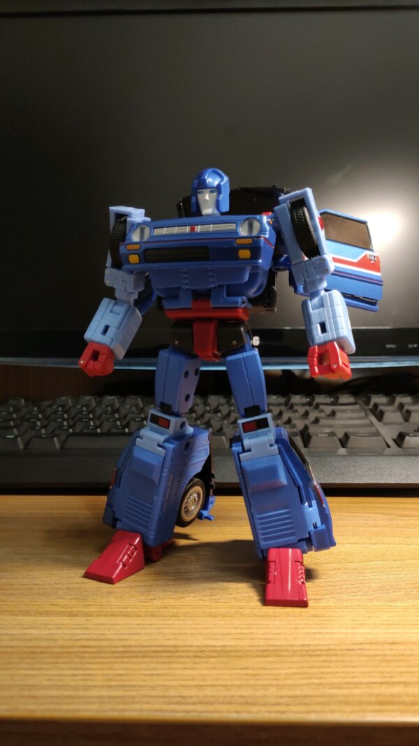 Transformers Masterpiece MP 53 Skids Packaging & Figure In Hand Image  (11 of 20)